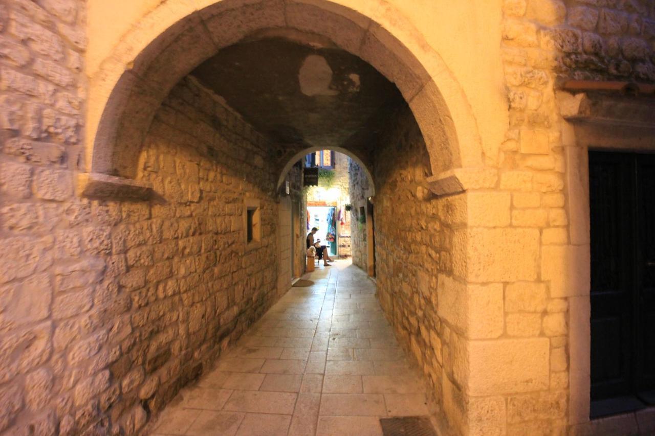 Town House In The Centre Of Historic Trogir Villa Ngoại thất bức ảnh