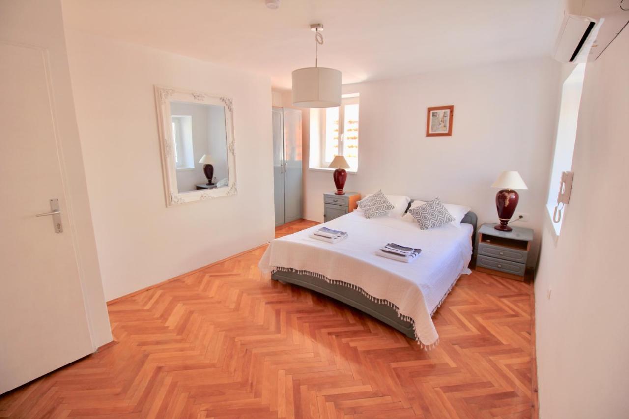 Town House In The Centre Of Historic Trogir Villa Ngoại thất bức ảnh